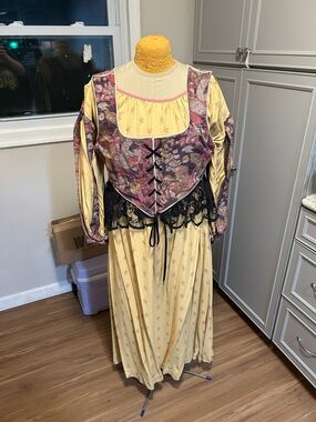 Theater Quality Renaissance Yellow Peasant Maxi Dress with Corset Size 18/20